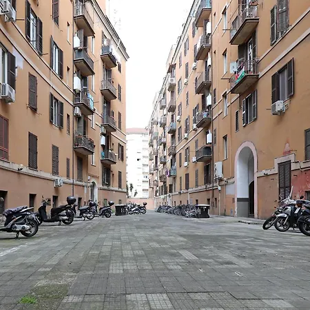 San Lorenzo Bridge House Rome