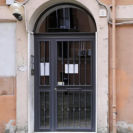 San Lorenzo Bridge House Rome